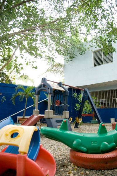 自由遊びを中心に明るく楽しくのびのびと過ごしているとても素朴な幼稚園